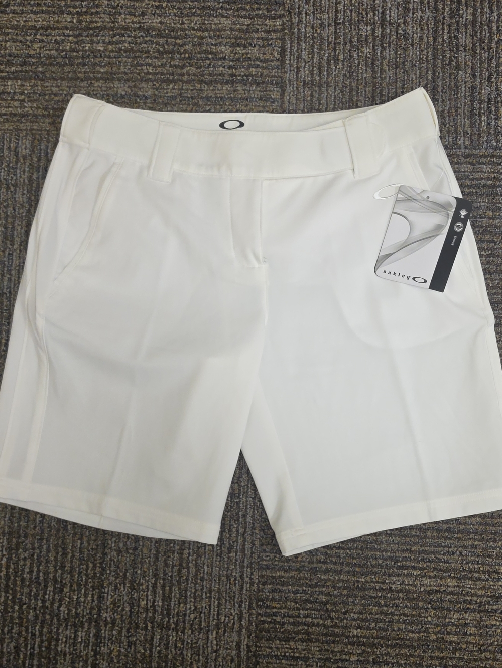 Oakley Women's White Back Nine Shorts, Size 8